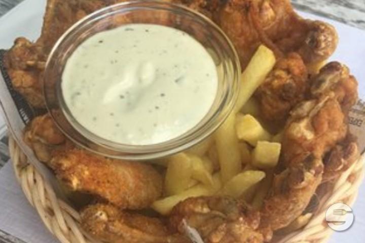 Chicken wings with French fries - Ali Baba