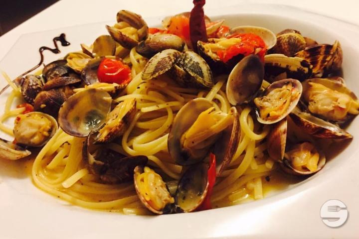 Linguine alla vongole veraci - Le Petit Lac