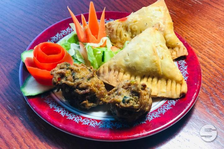 Samosas - Pakoras - Kachumer - Salsabeel