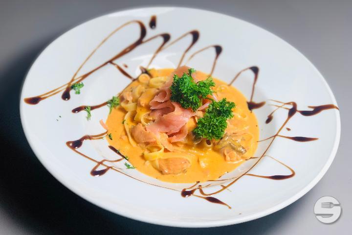 Salmon tagliatelle - Beau Site Grill