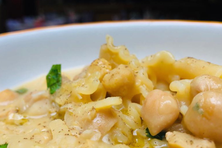 Zuppa di ceci con pasta mista - ByLÙ by Luigia