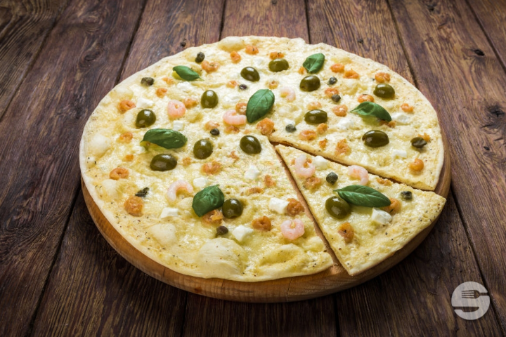 Pizza with white dough - L'Ariana