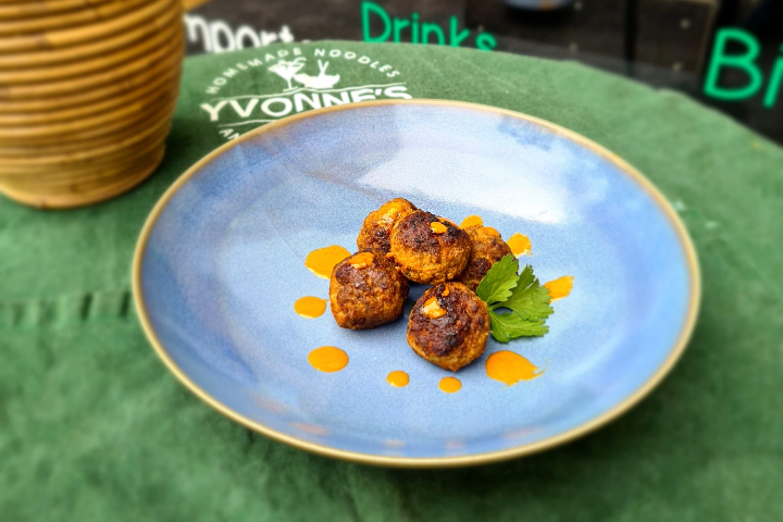 Yvonne's boulettes - Yvonne's Noodles