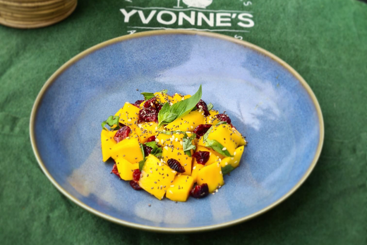Mango Salad - Yvonne’s Noodles & Nalapita - Plainpalais