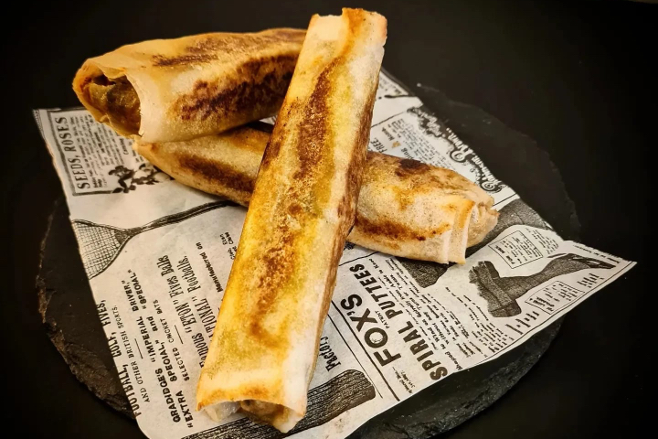 Brick Rolls - Yvonne’s Noodles & Nalapita - Plainpalais