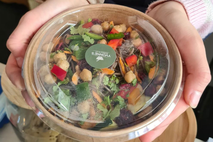 Bowl vegan « Tout Bon » - Yvonne’s Noodles & Nalapita - Plainpalais