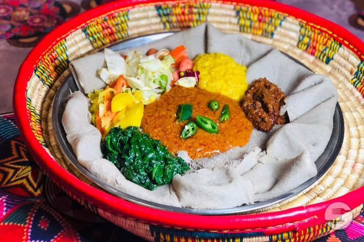 Yetsom Beyaynetou - Vegetarian plate - Mercato