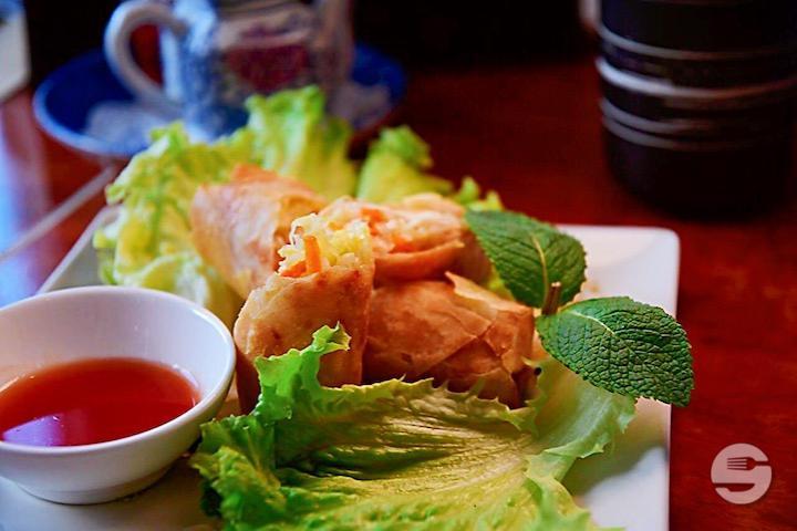 01 Vegetarian spring rolls - Hochi