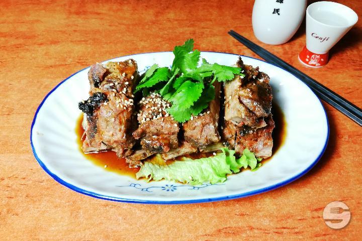 14 Travers de porc rôti - Hochi