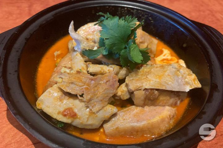 45 Canard rôti au curry rouge - Hochi