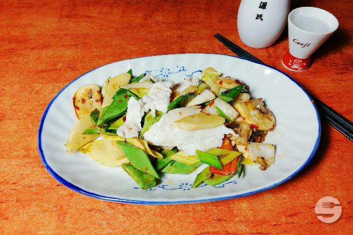 23 Chicken sautéed with a Szechuan sauce - Hochi