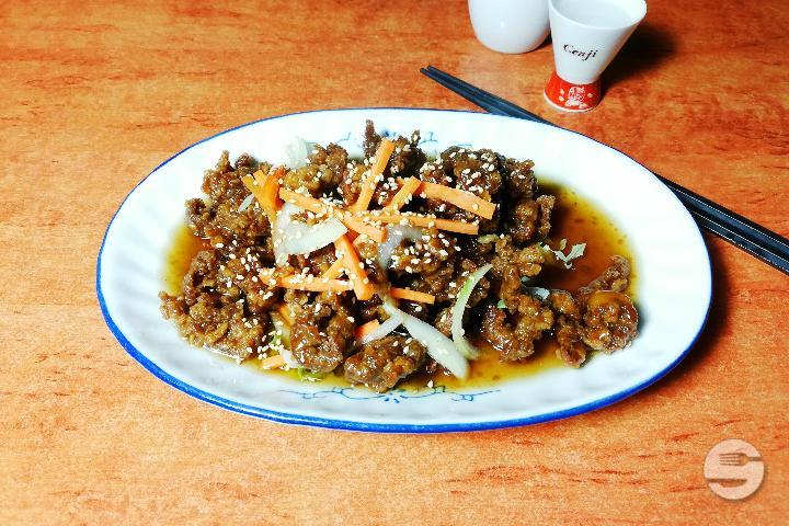 26 Caramelized beef - Hochi