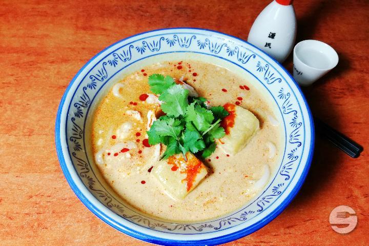 45 Noodle soup - Laksa - Hochi