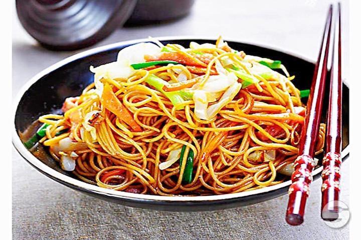 43 Fried noodles with vegetables - Hochi