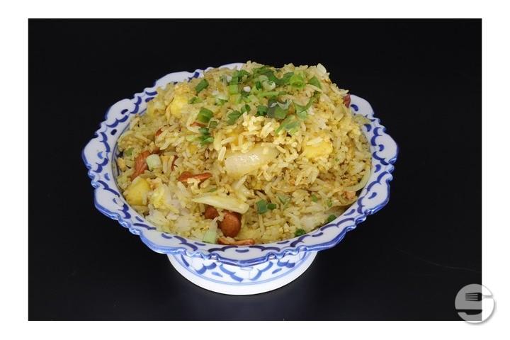 Rice sauteed with pineapple and tumeric - Thai Orchidée