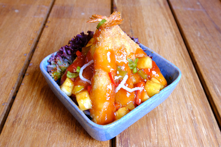 Sweet and sour crispy shrimps with pineapple - Thai Orchidée