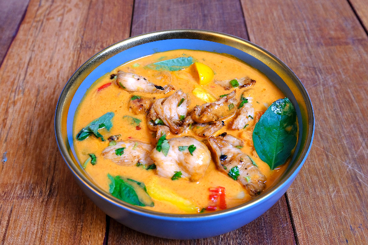 Red curry chicken - Thai Orchidée