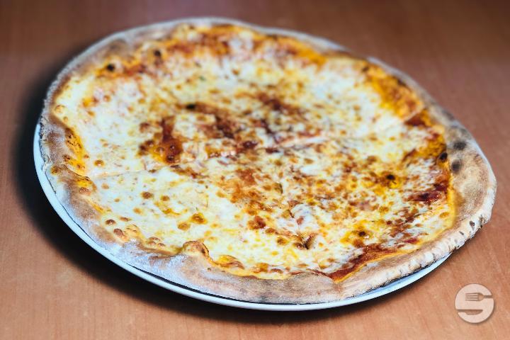 Margherita Pizza - Café Palma