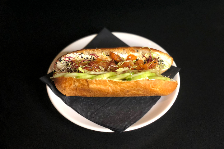 Salmon tartare sandwich - Le Boteco