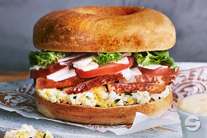 Bagel Le Gaston Caesar - Bagelstein