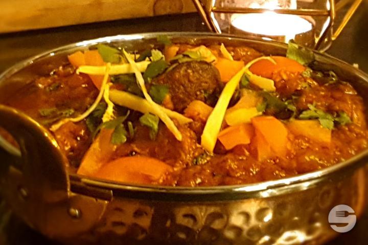 Aubergine Lamm-Bharta mit Basmatireis - Urban Spice