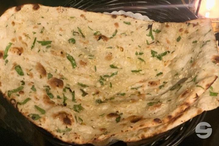 Garlic Naan - Urban Spice