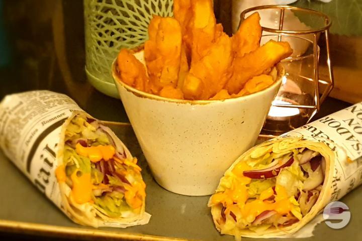14. Homemade Spring Rolls - Gourmindia