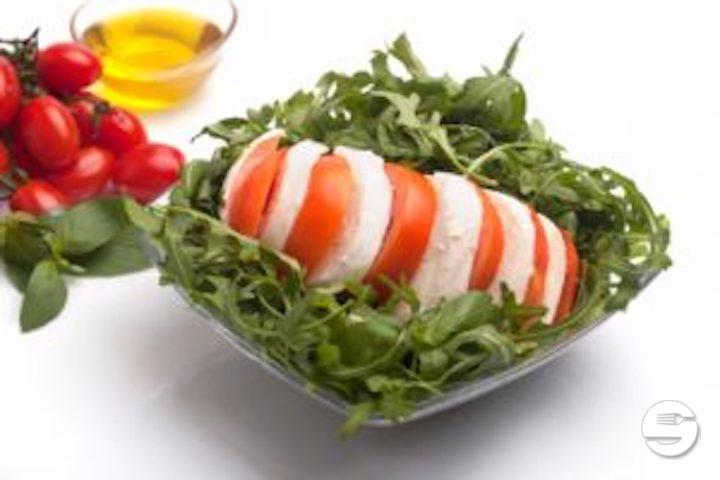 Mozza Tomato Salad - Pizza 15