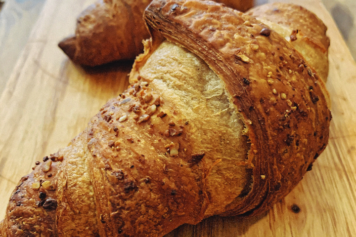 Croissant fourré crème amande - Envie Vegan