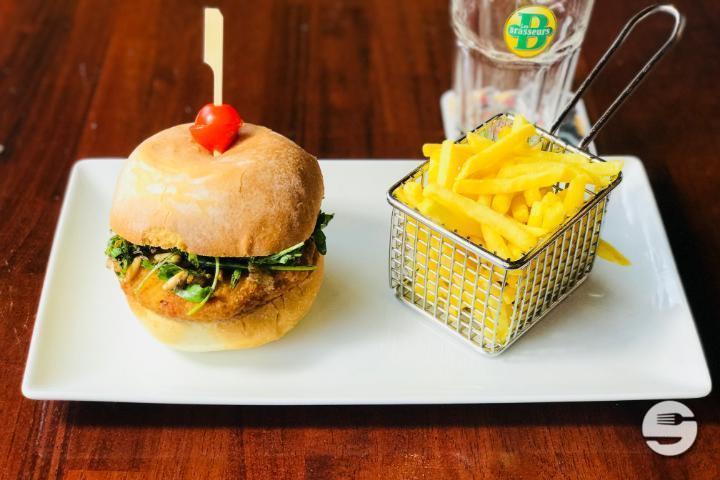 Le Chicken Burger - Les Brasseurs