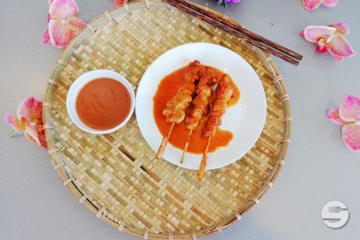 Brochettes de poulet sauce cacahuète - OliMy Le Mont