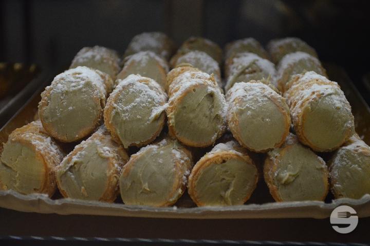 Cannoli Pistache - Bacio Nero