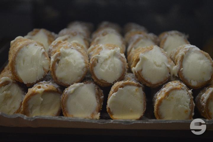 Cannoli Ricotta - Bacio Nero