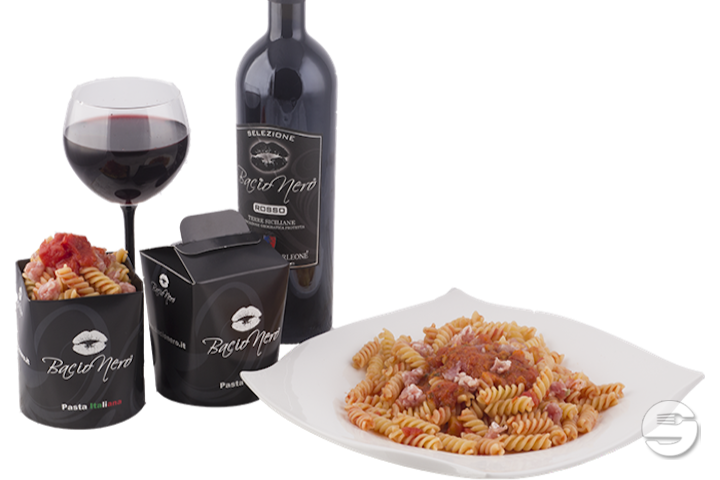 Penette avec sauce tomate et basilic - Bacio Nero