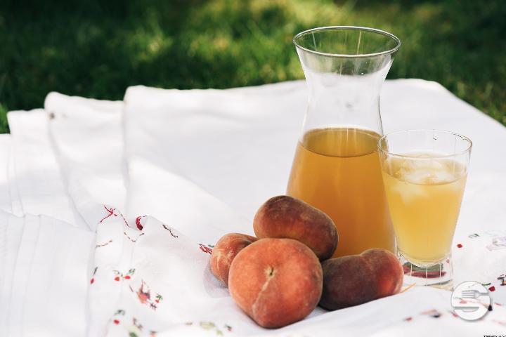 Thé Glacé Pêche - Trois Pièces Et Demi