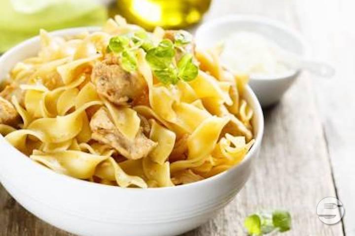 Poulet Au Curry Jaune - Chez Tex - Pasta & Basta