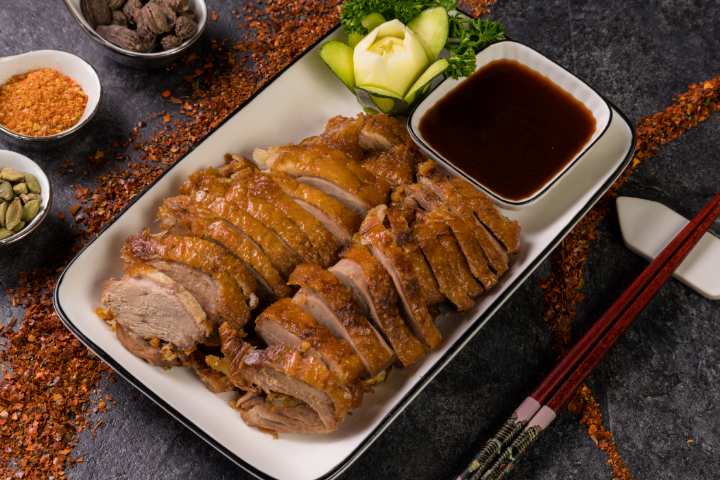 27 Canard laqué à la cantonaise 广东烧鸭 - Kung Fu