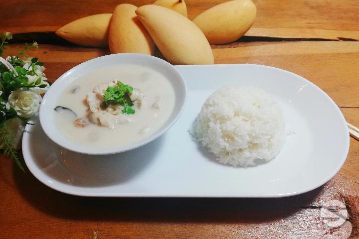 N12 Soupe de Poulet au galanga - Golden Mango