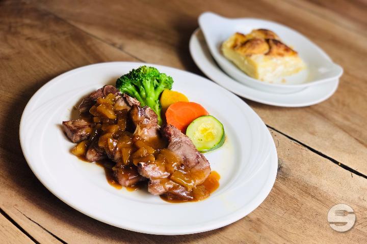 Côtes d'agneau - Saveurs et Couleurs