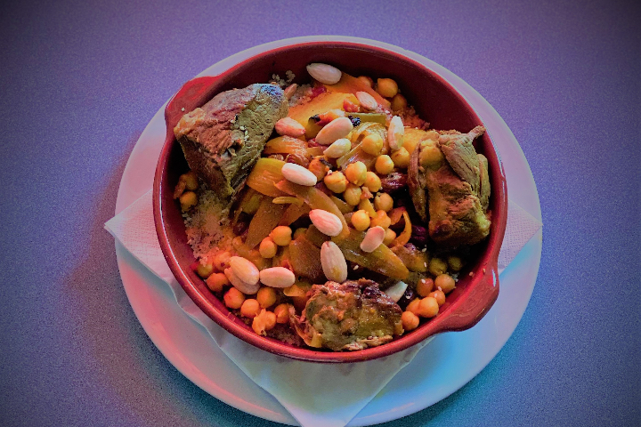 Couscous d'Agneau aux Oignons - Saveurs & Couleurs