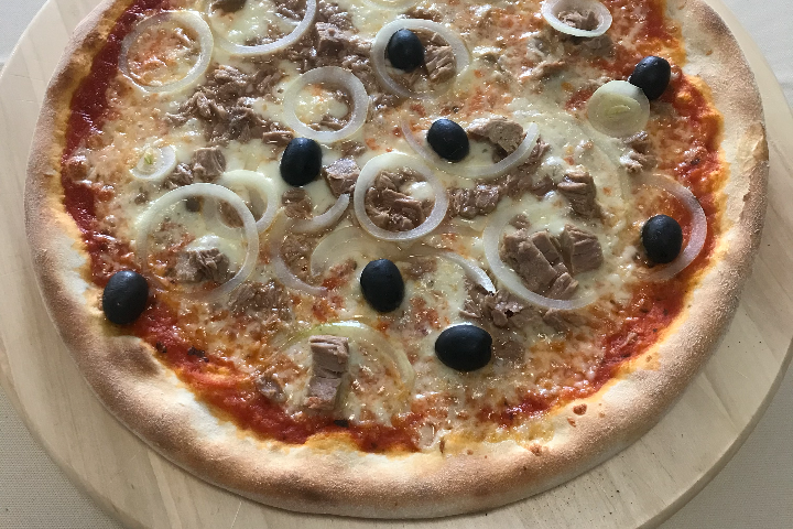 Pizza Tonno - Ristorante Bufala