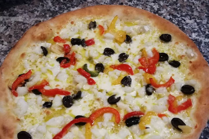Pizza Bacalhau - Ristorante Bufala