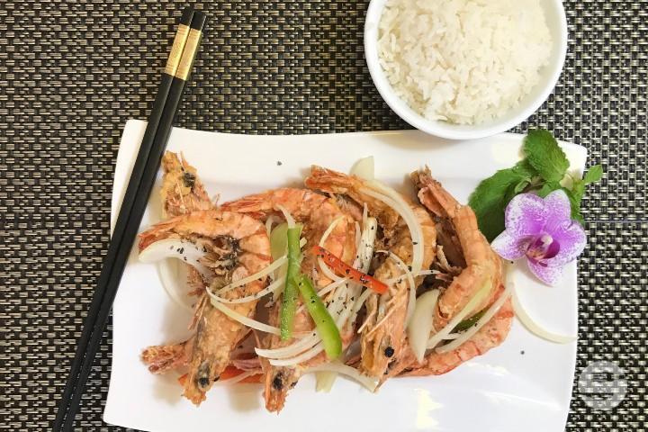 Prawns fried with garlic and onions - Lamky