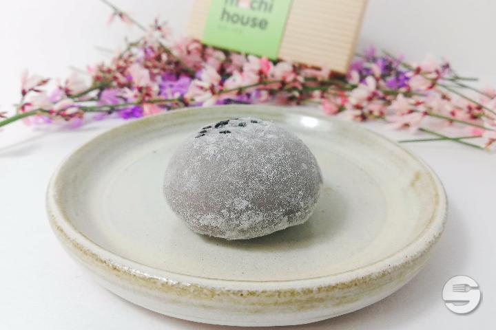 Glace Sésame Noir - The Mochi House