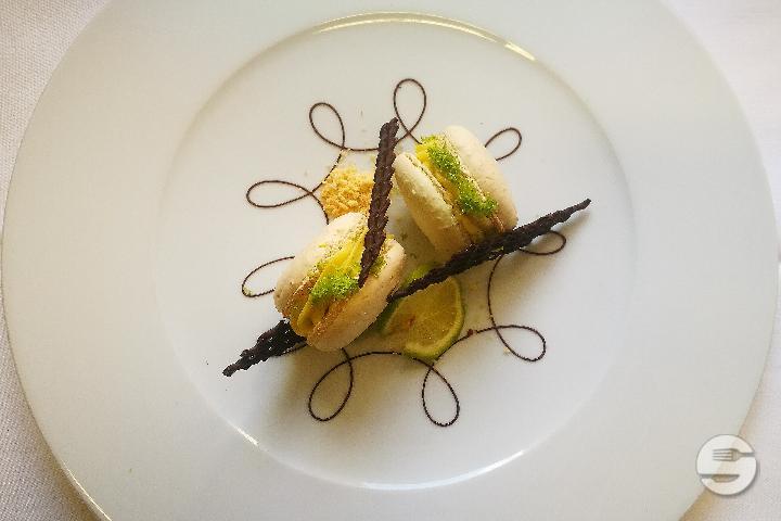 Duo de macaron au citron vert - Auberge de Duillier