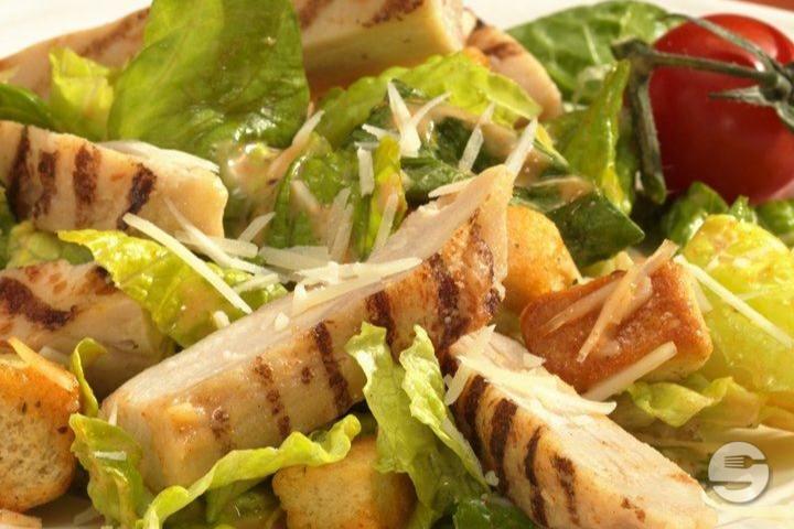 Grilled Chicken Caesar Salad - Restaurant de La Patinoire