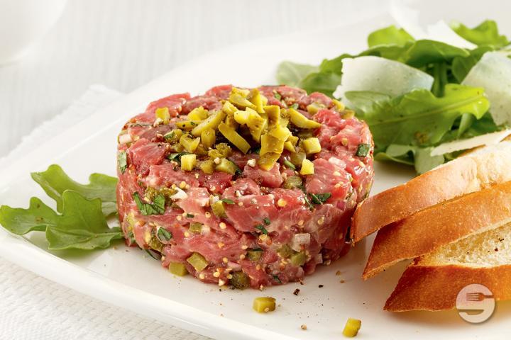 Beef Tartar Toast and Fries - Restaurant de La Patinoire