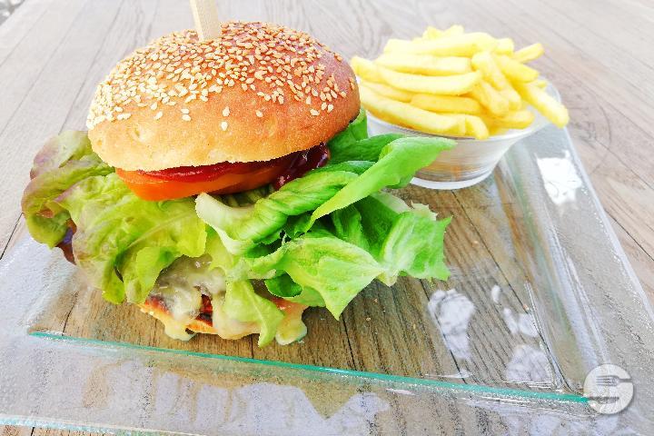 Burger Croix-Blanche - Restaurant de la Croix Blanche