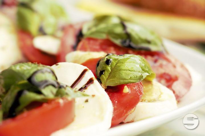 Tomaten-Mozzarella-Salad - Al Panino