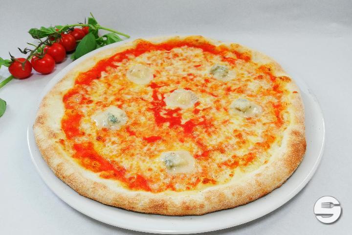 Pizza ai Formaggi - Hotel de Commune